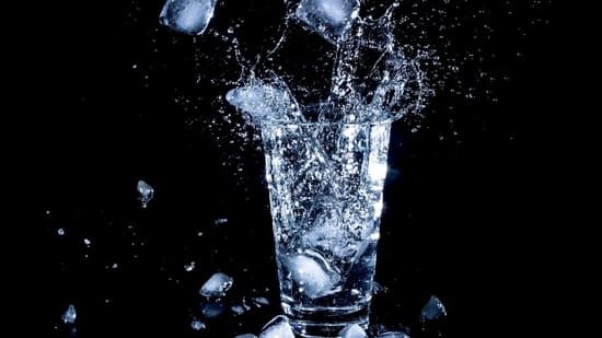Can Adding Salt To Water Support Hydration Doctor Explains When Sodium Can Be Beneficial May Reduce Risk Of Heat Illness